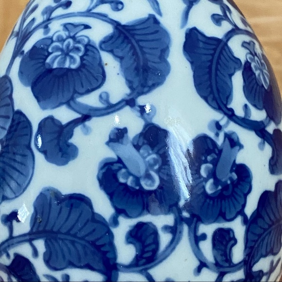 Vintage Lotus Flower Blue & White Chinoiserie Porcelain 4 1/2” Egg-shaped Decor - Picture 11 of 12